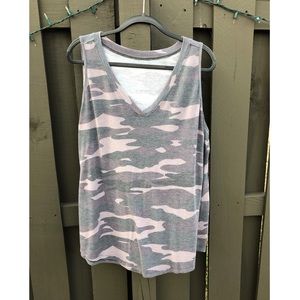 Camo tank